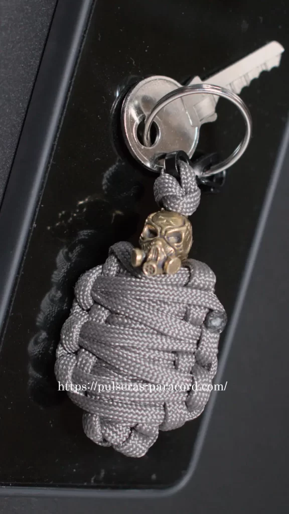 ¿Cómo hacer un llavero paracord? Nudo cobra muy fácil