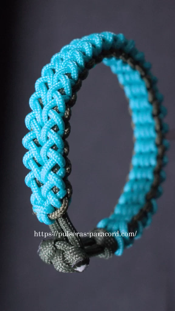 Cómo hacer una pulsera táctica de paracord
