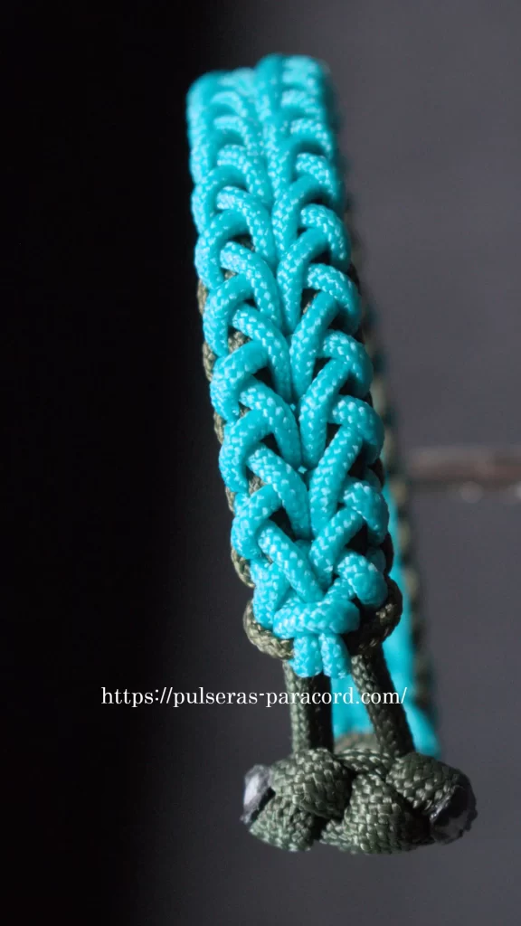 Cómo hacer una pulsera táctica de paracord