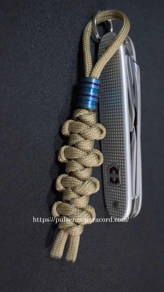 Llavero paracord fácil de hacer - nudo rey cobra