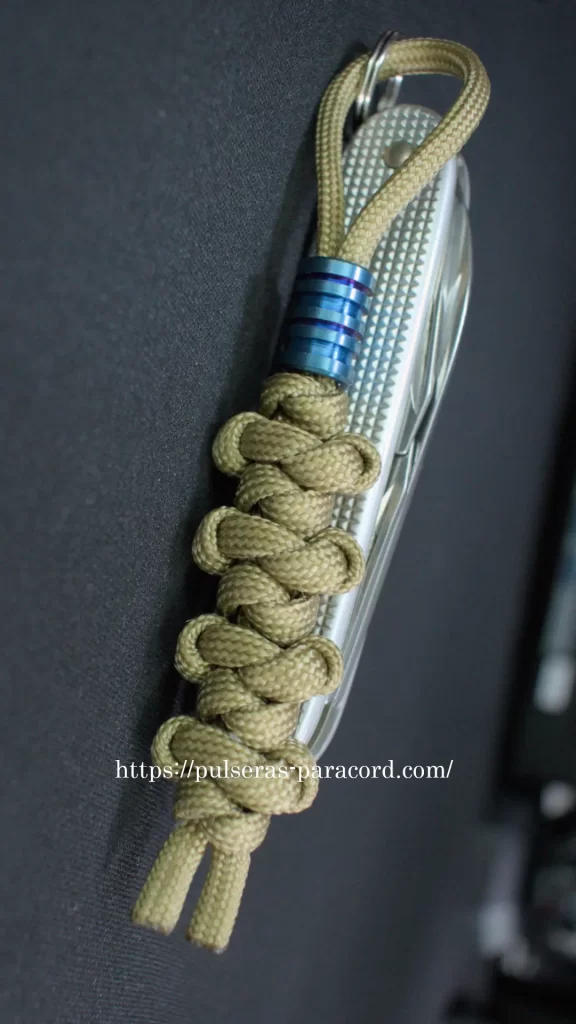 Llavero paracord fácil de hacer - nudo rey cobra