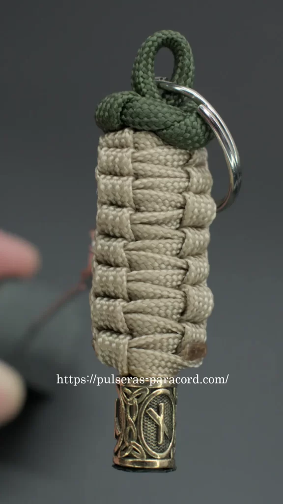Llavero paracord nudo cobra comprimido2