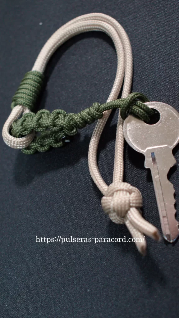 Llavero paracord nudos serpiente, cobra, diamante y corredizo. paracord