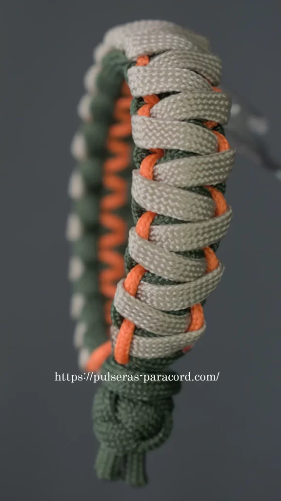 Pulsera paracord cobra modificada sin broche