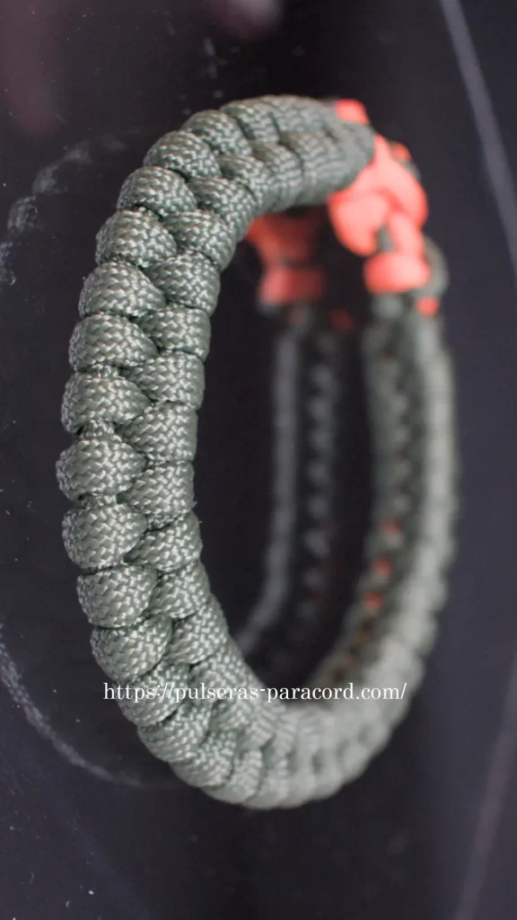Pulsera paracord nudo cascabel o nudo Rattlesnake