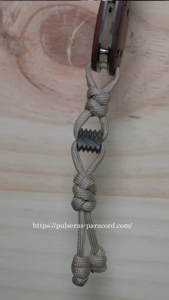 Simple llavero paracord o landyard paracord para tu navaja de bolsillo
