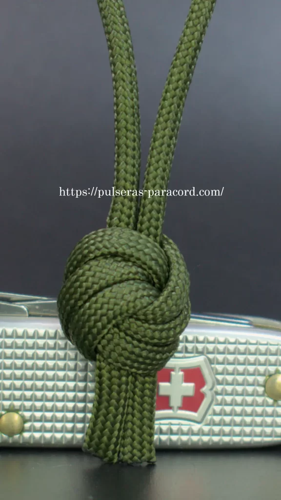 Tutorial paracord, mini llavero con paracord