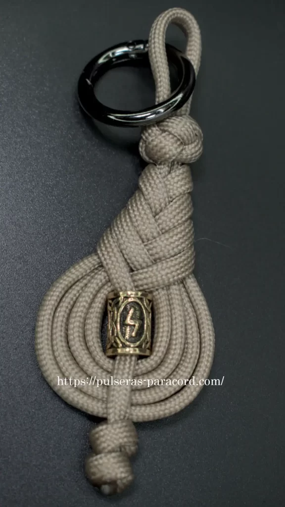 braided paracord keychain 2