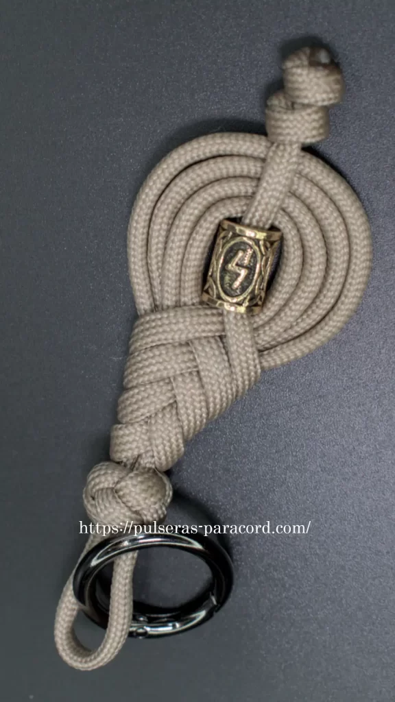 braided paracord keychain 2